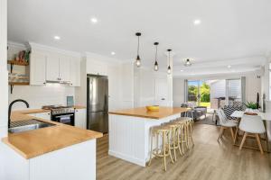 Riverbank Cottage & Studio