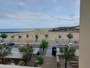 Appartement rénové avec parking, proche océan à Anglet - FR-1-239-1117