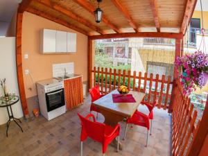 Apartments Anita-Triple room with terrace