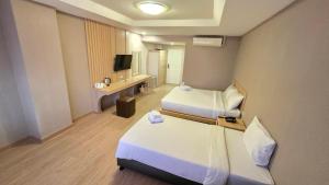 Grand Tara Garden Thai Hotel