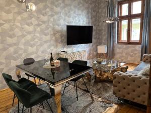 City Center Stylish 3 Bedroom Apartment