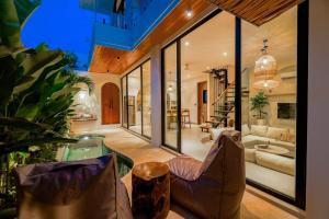 Stylish 2BR Villa few minutes to the beach