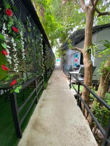 Simple Garden Restaurant and Resort