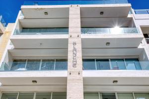 Luxury Penthouse in Swieqi with In and Outdoor Pool