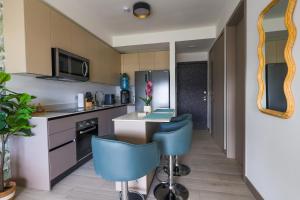 Modern Apartment located in Trendy San Jose Condo