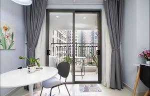 Functional Studio-Saigon Royal-Hanas Apart
