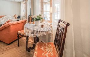 Awesome Home In Skövde With Sauna