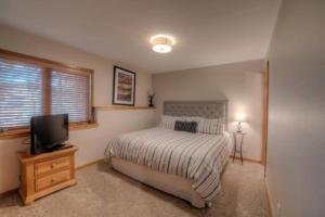 Snowflake Lift Neighborhood - 3 Bedroom Condo - 1 Block To Lift!