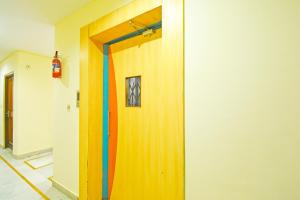 Super Collection O Hathroi Market Near Dhuleshwar Garden formerly Hotel Rishi