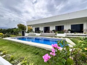 Room2 at Sondela with Pool and mountain view - Alegria