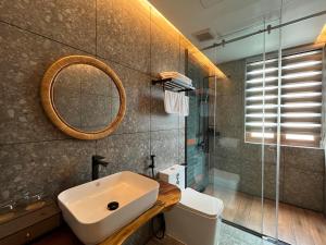 Tulip Hotel - Sunset Town