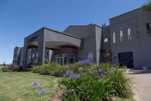 Howard Johnson Hotel & Resort Funes