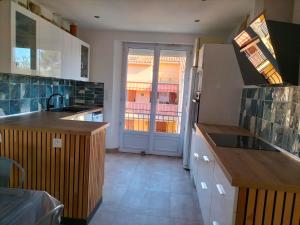 Appartement à Saint-Aygulf, à 50 m de la plage, avec parking privé