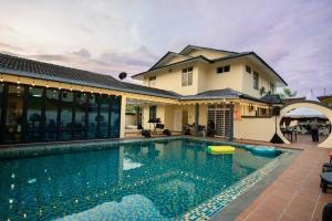 Swimming Poo KTV Party House 27-300 Pax