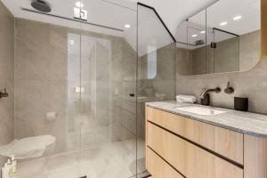 Beautiful Holiday Home w Private Terrace