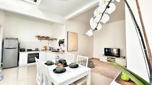 Villa LA Mansion Lembang - 2BR for 2-6 Guest stay