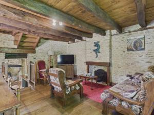 Maisons de vacances Maison de campagne pour 6 avec piscine et jardin : photos des chambres