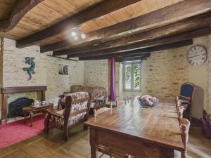 Maisons de vacances Maison de campagne pour 6 avec piscine et jardin : photos des chambres