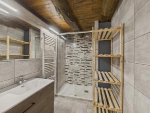 Maisons de vacances Maison de campagne pour 6 avec piscine et jardin : photos des chambres