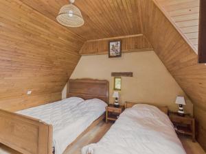 Maisons de vacances Maison de campagne pour 6 avec piscine et jardin : photos des chambres