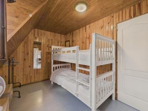 Maisons de vacances Maison de campagne pour 6 avec piscine et jardin : photos des chambres