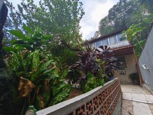 Cozy house in a green area