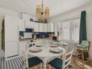 Maisons de vacances Maison pour 4 avec grand jardin - Pont Aven : photos des chambres