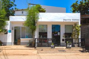 Hometel Barrio House Mactan