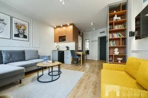 Frida Apartment by LookAp - Karolew