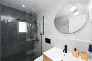 Acropolis View - Stylish City Penthouse