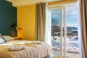 Two-Bedroom Apartment (4 Adults + 1 Child) room in Grønolen Fjellgard