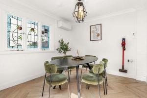 Heritage Townhouse with Private Parking