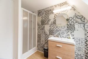 Appartements Logement de charme au centre de Guingamp pour 8 : photos des chambres