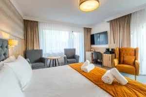 Mazurkowa - z widokiem na Karkonosze i Śnieżkę, darmowy parking, obok restauracja Mazurkowa Chata - Wojanów