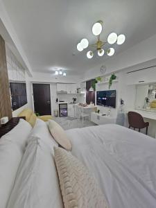 Steffs Condo 722 at Centrio Tower