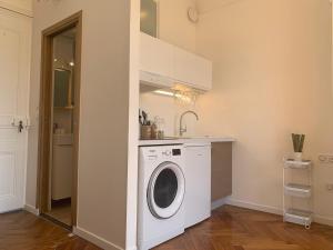 Appartements Studio centre ville, parking, balcon, piscine : photos des chambres