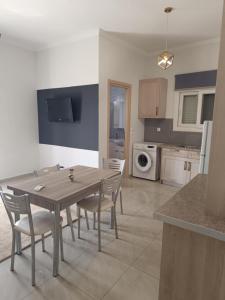 Kamenos Pyrgos Apartments 2