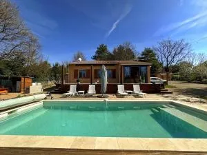 Charmante villa avec piscine et calme, Régusse - Régusse