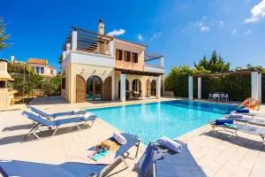 Villa Nikolas Large Private Pool AC WiFi - Xirostérnion