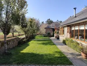Farm House Cottage - Dún Ard