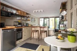 Square Studio - نويي سور سين