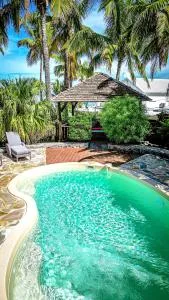 Villa Mado-Ray, spacieuse villa 300 m2 avec jardin, piscine, accès PMR dans quartier calme de la Saline les Bains - Le Guillaume