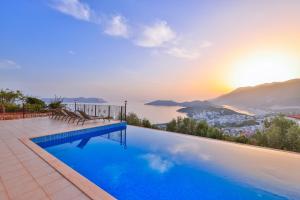 Ambassador Penthouse Apartment