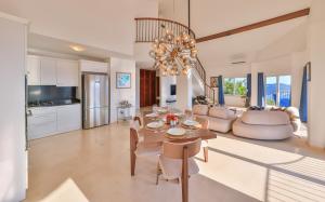 Ambassador Penthouse Apartment