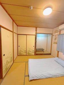 和風三階建ての一戸建て 地下鉄駅徒歩4分 最大8名まで宿泊可能