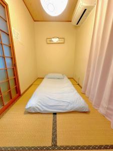 和風三階建ての一戸建て 地下鉄駅徒歩4分 最大8名まで宿泊可能