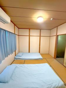 和風三階建ての一戸建て 地下鉄駅徒歩4分 最大8名まで宿泊可能