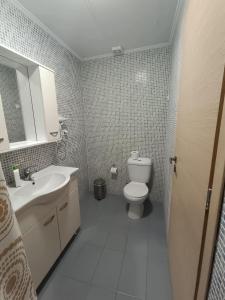 Kamenos Pyrgos Apartments 3