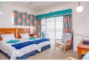 MARGATE, UVONGO CHALETS No 2