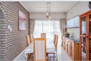 MARGATE, UVONGO CHALETS No 2